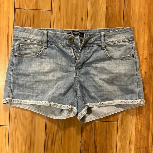 Cache Jean shorts - Picture 1 of 4